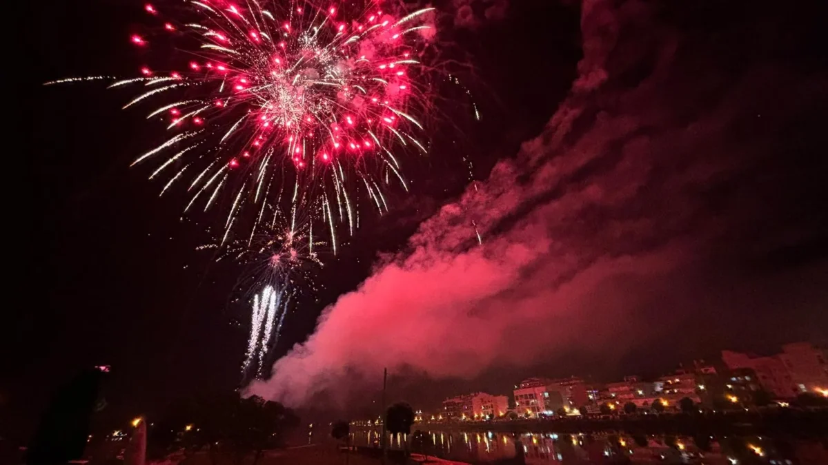 Fogo de artificio Mira