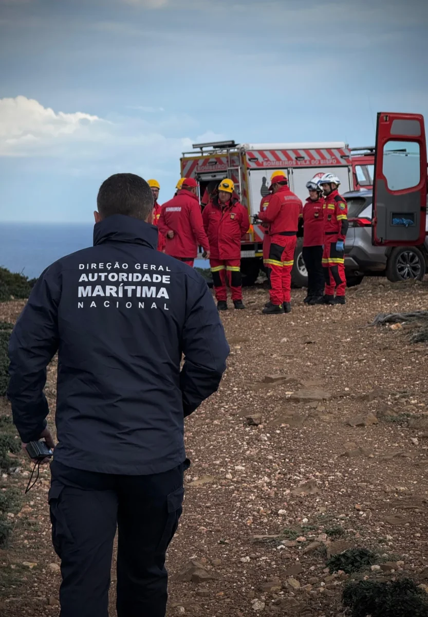 Resgatado Corpo Da Mulher Que Caiu De Falésia Em Vila Do Bispo