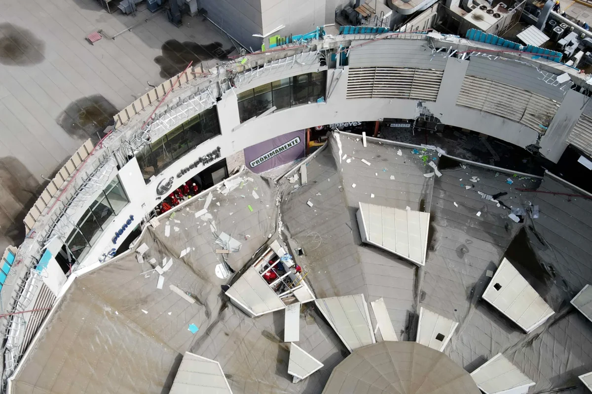 Acidente Centro Comercial No Peru