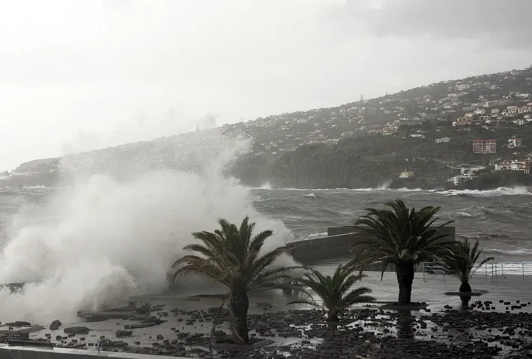 Mau Tempo Madeira