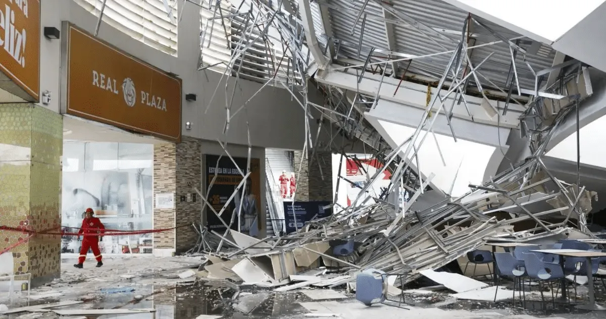 Tragedia En El Centro Comercial Real Plaza De Trujillo Colapso Mortal Del Techo