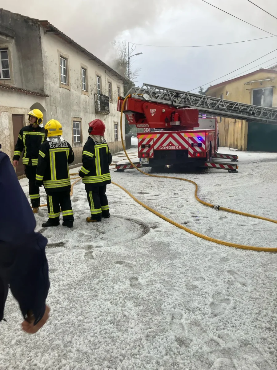 Incêndio Em Casa Condeixa Com Granizo